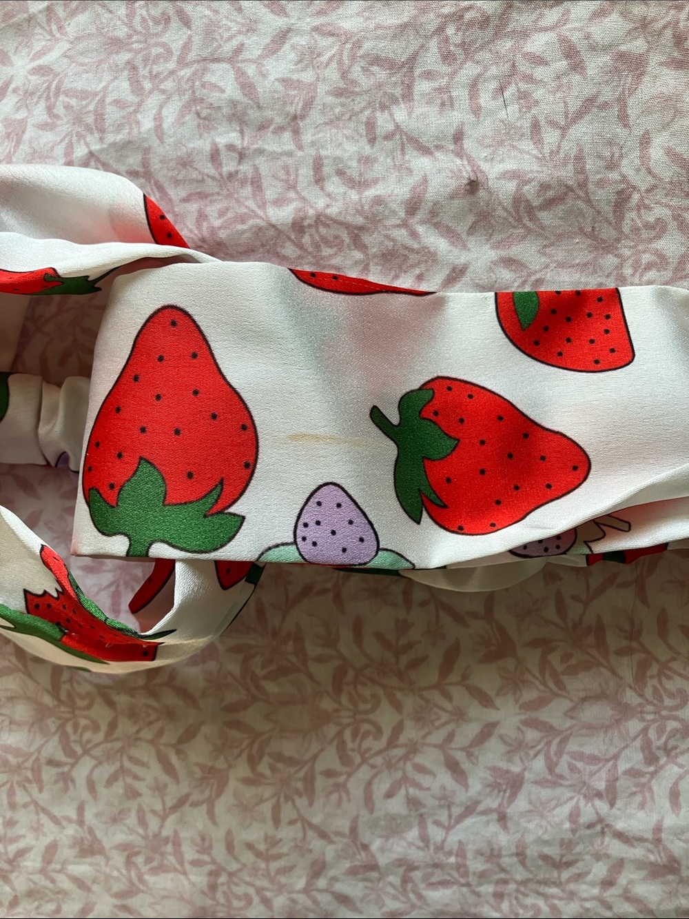 Strawberry 🍓 Headband - Picture 2 of 2
